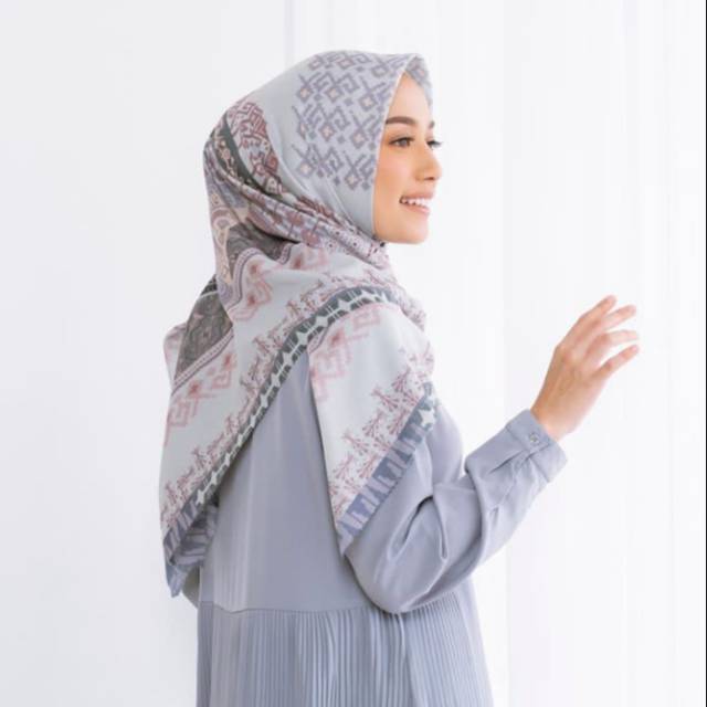 Ruwa Scarf heaven lights