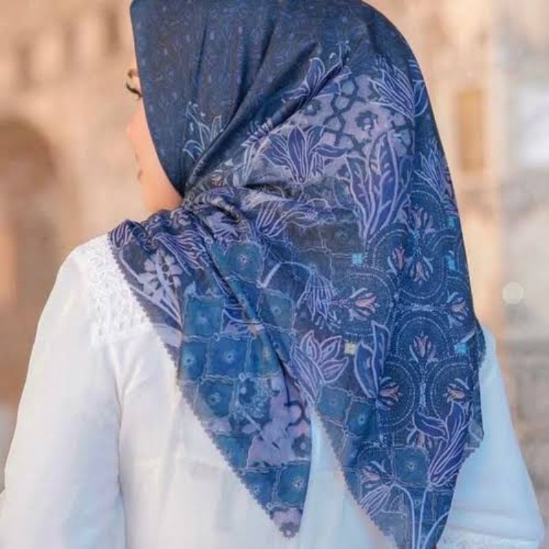 [Preloved] Buttonscarves Maharani Navy