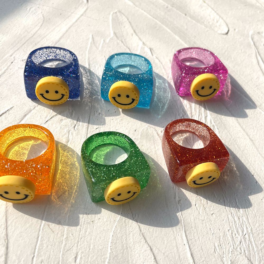 Needway  Gifts Finger Ring Korean Fashion Accessories Rings Glitter Smiley Face Transparent Candy Color Resin Acrylic Crystal Party Jewelry/Multicolor