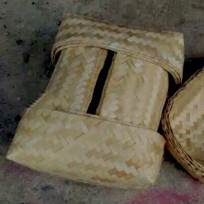 

Terlaris besek anyaman Pegon 36 x 23 x 13 cm/ besek bijian/ besek besar/besek jumbo/ besek hampers