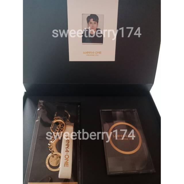 [READY STOCK] WANNA ONE OFFICIAL IPU I PROMISE YOU MD - ID PHOTO ONG SEONGWU