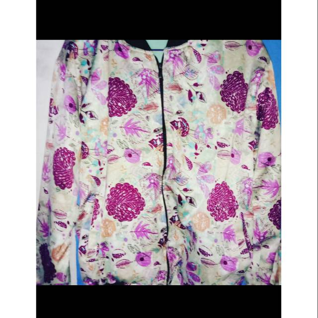 Jaket Motif bunga
