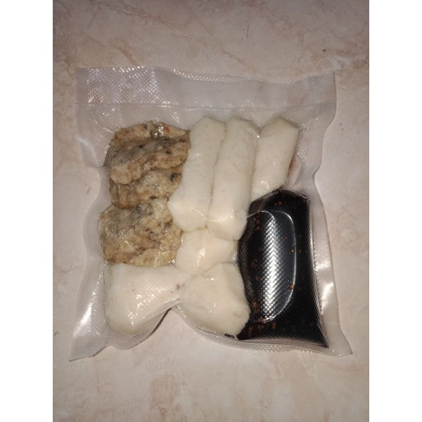 

PEMPEK IKAN TENGGIRI Khas Palembang