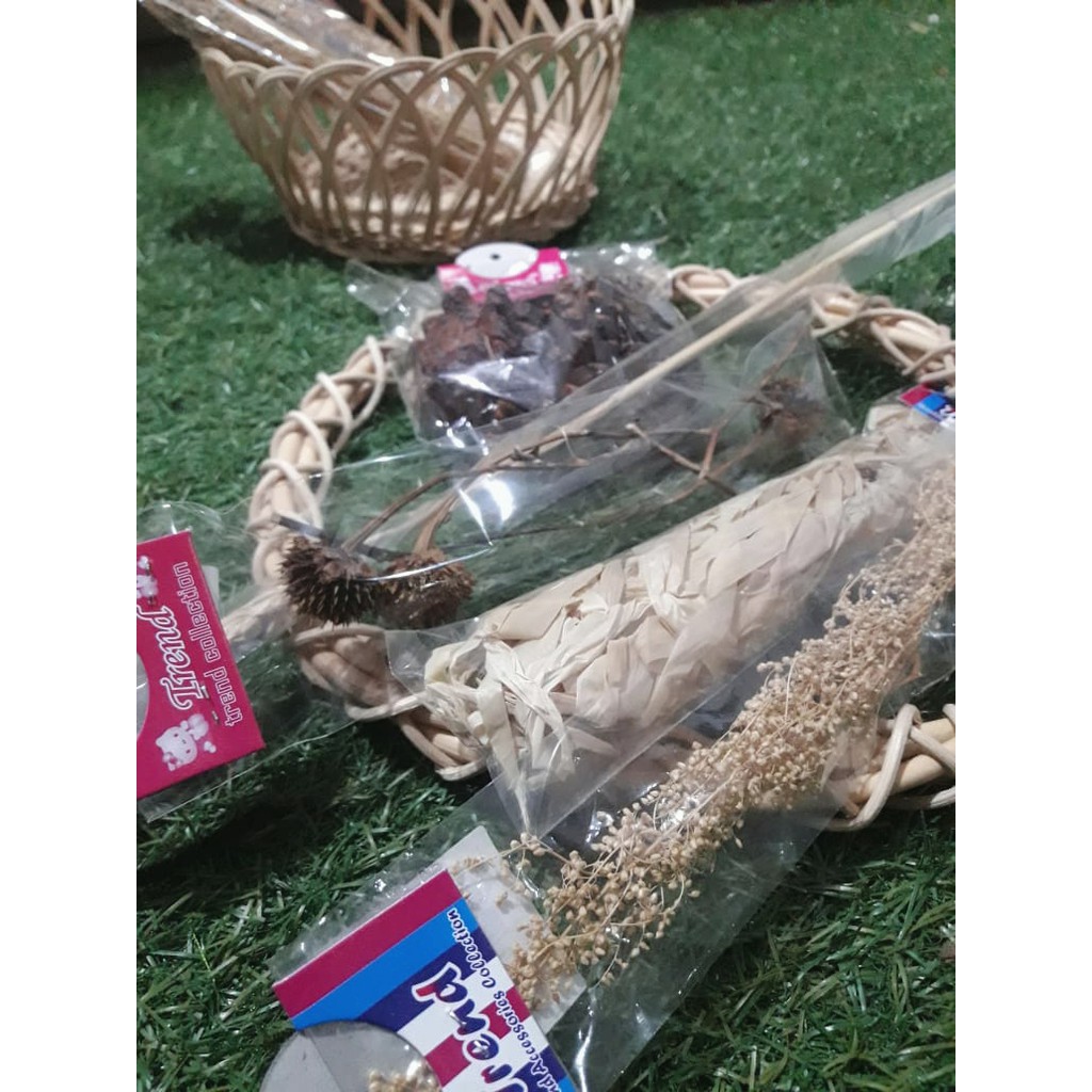 

Bunga Kering Alami D