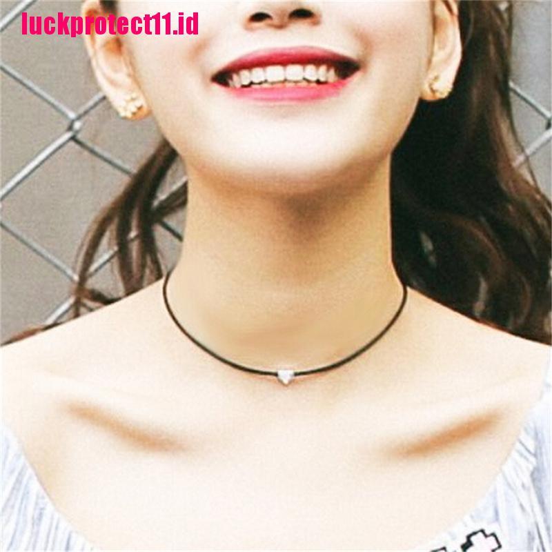 Kalung Choker Bahan Kulit Imitasi Aksen Hati Gaya Vintage Untuk Wanita