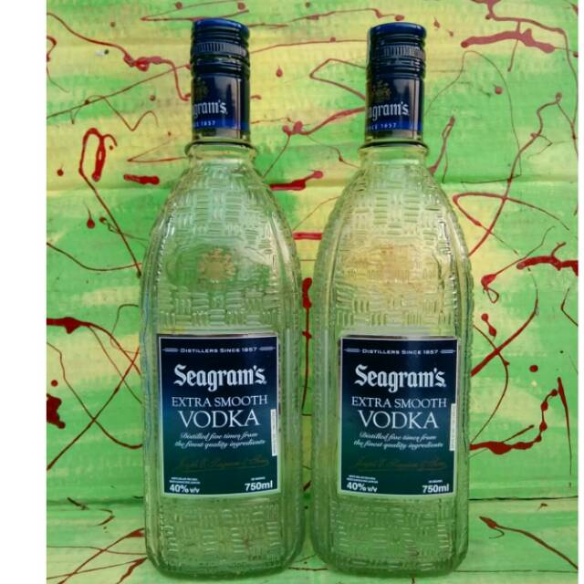 Botol bekas miras import Seagrams