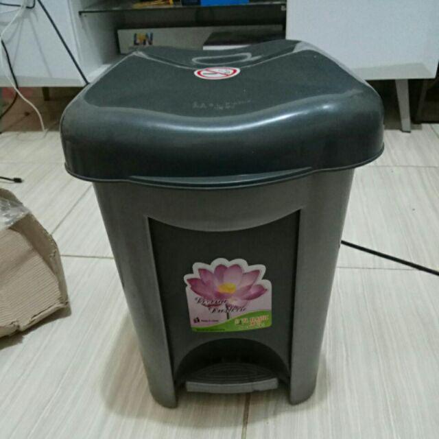 Tempat Sampah Injak - Tong Sampah Injak Uk. 10 Liter