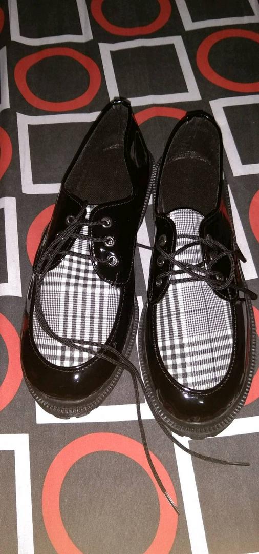 Sepatu Wanita Premium Tali Kasual Style Korea / Sepatu Black Glosy Variasi Kotak 099