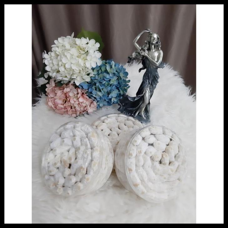 

Kue Putri Salju Toples