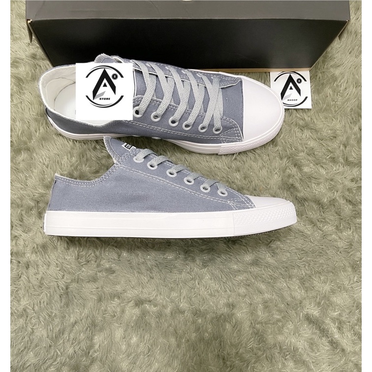 Sepatu sneaker  abu/grey replika / kw plush box