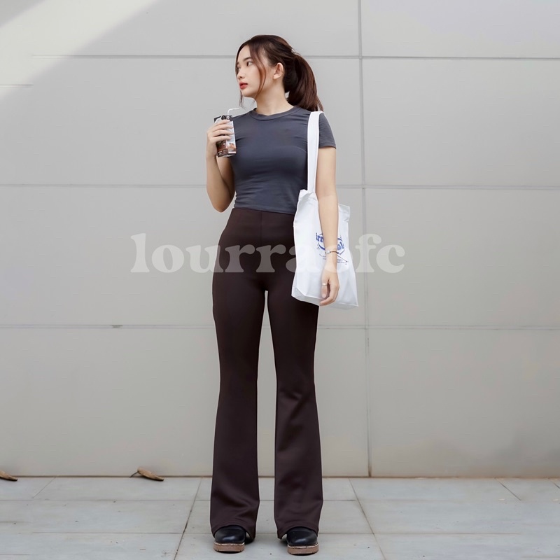 SUGA Flare Pants // Highwaist pants