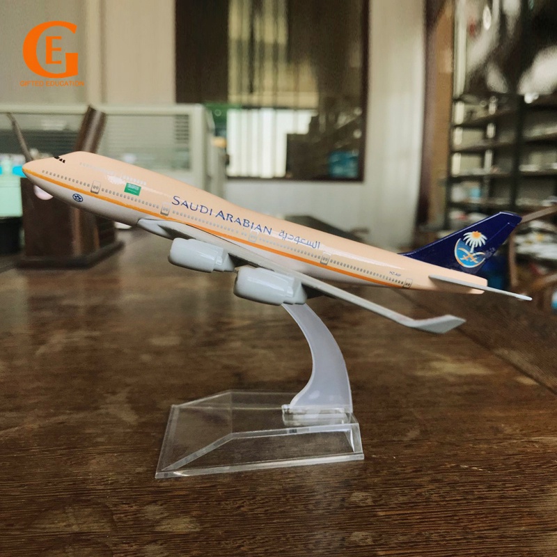 Saudi Arabian Mainan Pesawat Terbang Boeing 747 Model B747 Bahan Alloy Diecast Aeroflot Dengan Stand Display