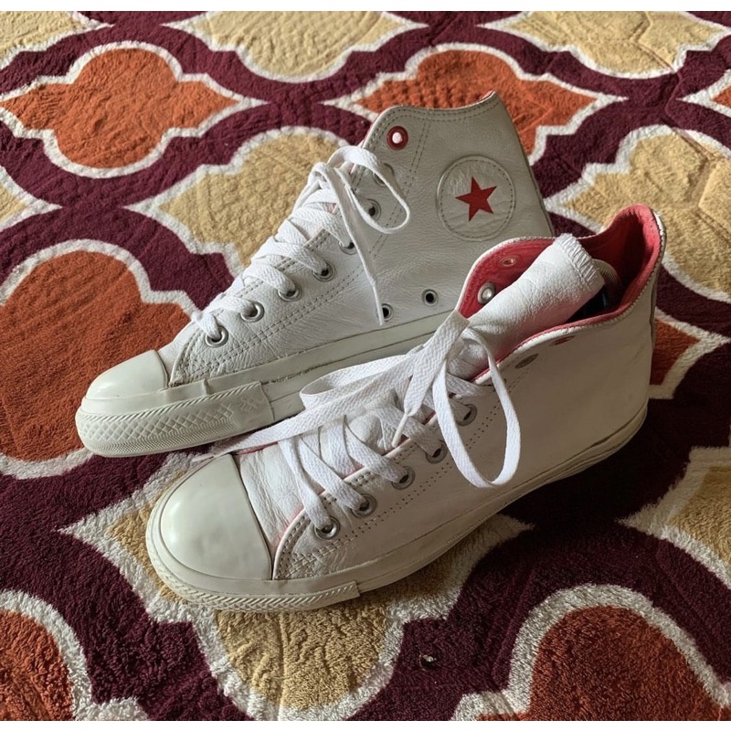 CONVERSE WHITE LEATHER RED PRODUCT