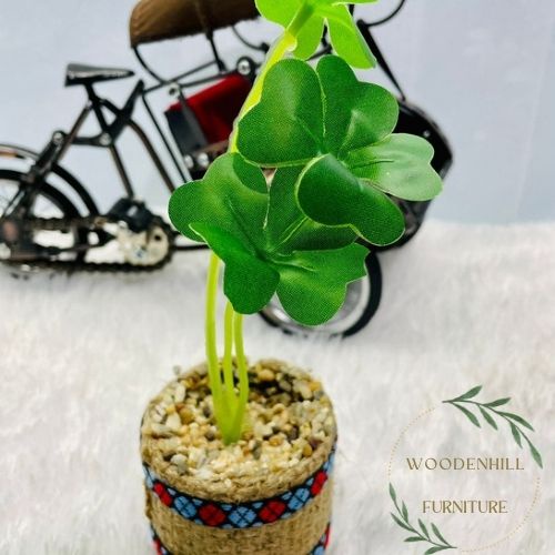 FURNITURE RANGKAIAN HIASAN BUNGA SEMANGGI BERDAUN 4 ,CABANG 3 , SET POT GONI UNIK DAN KLASIK, BUNGA PLASTIK ARTIFISIAL PENGHIAS TAMAN , RUANGAN , AULA MEJA KERJA TERAS RUMAH , ANGGREK BUNGA MAWAR ANEKA BUNGA HIAS PLASTIK