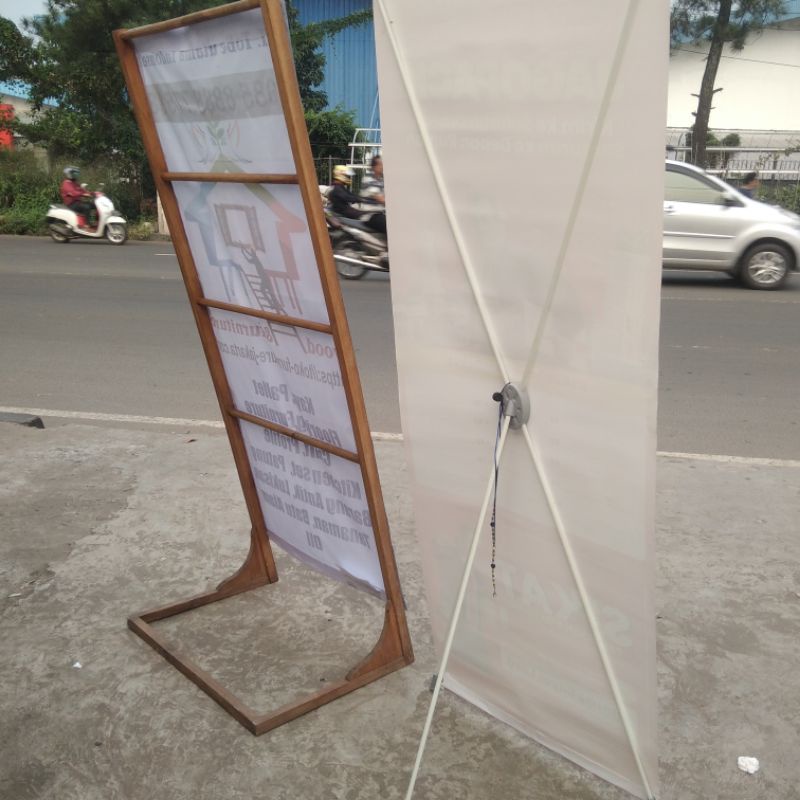 Standing Spanduk Peralatan Dagang