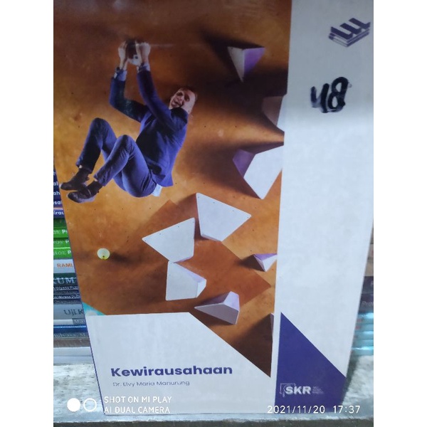 Buku kewirausahaan Elvy Maria Manurung