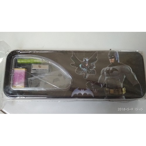 

Tempat Pensil Karakter plus isi