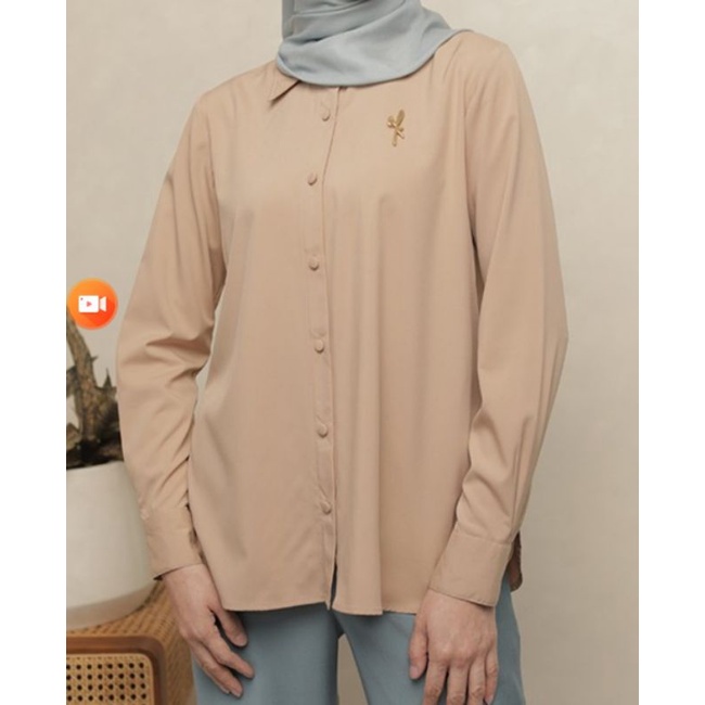 Billie Shirt Wearing Klamby Nude