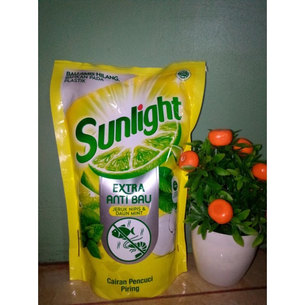 Sunlight extra anti bau jeruk nipis & daun mint 755ml