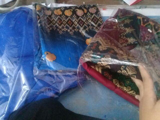 Soegiharto_ Couple Santika Pita Maura Couple - Sania Ruffle Batik Couple Ori Ndoro