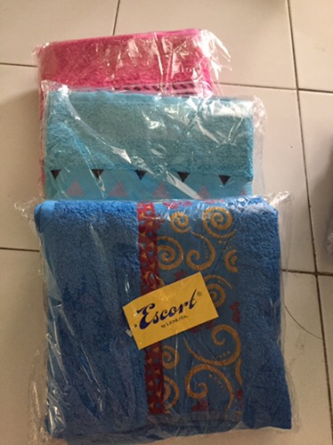 Escort By Lenuta Motif Filbert 70x135 Handuk Mandi - Pink