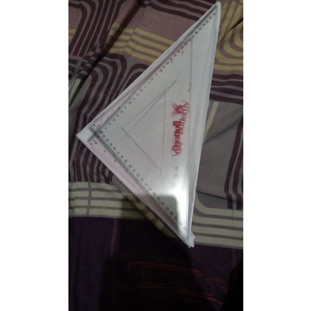 

Penggaris Segitiga Butterfly no.12 panjang 23 & 33 cm