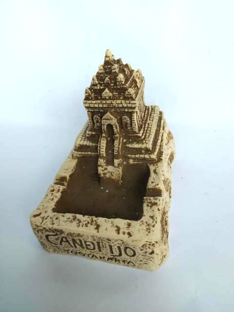 PAJANGAN MINIATUR ASBAK ROKOK CANDI IJO YOGYAKARTA UKURAN 15x12 cm BAHAN FIBERGLASS - ICON WISATA