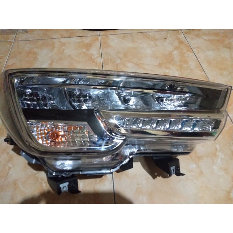 Headlamp Suzuki XL 7