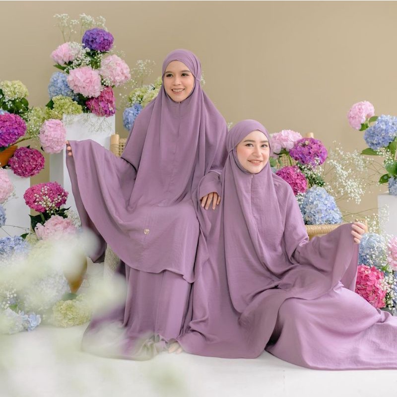 BAHJA PRAYER SET BY PULCHRA GALLERY