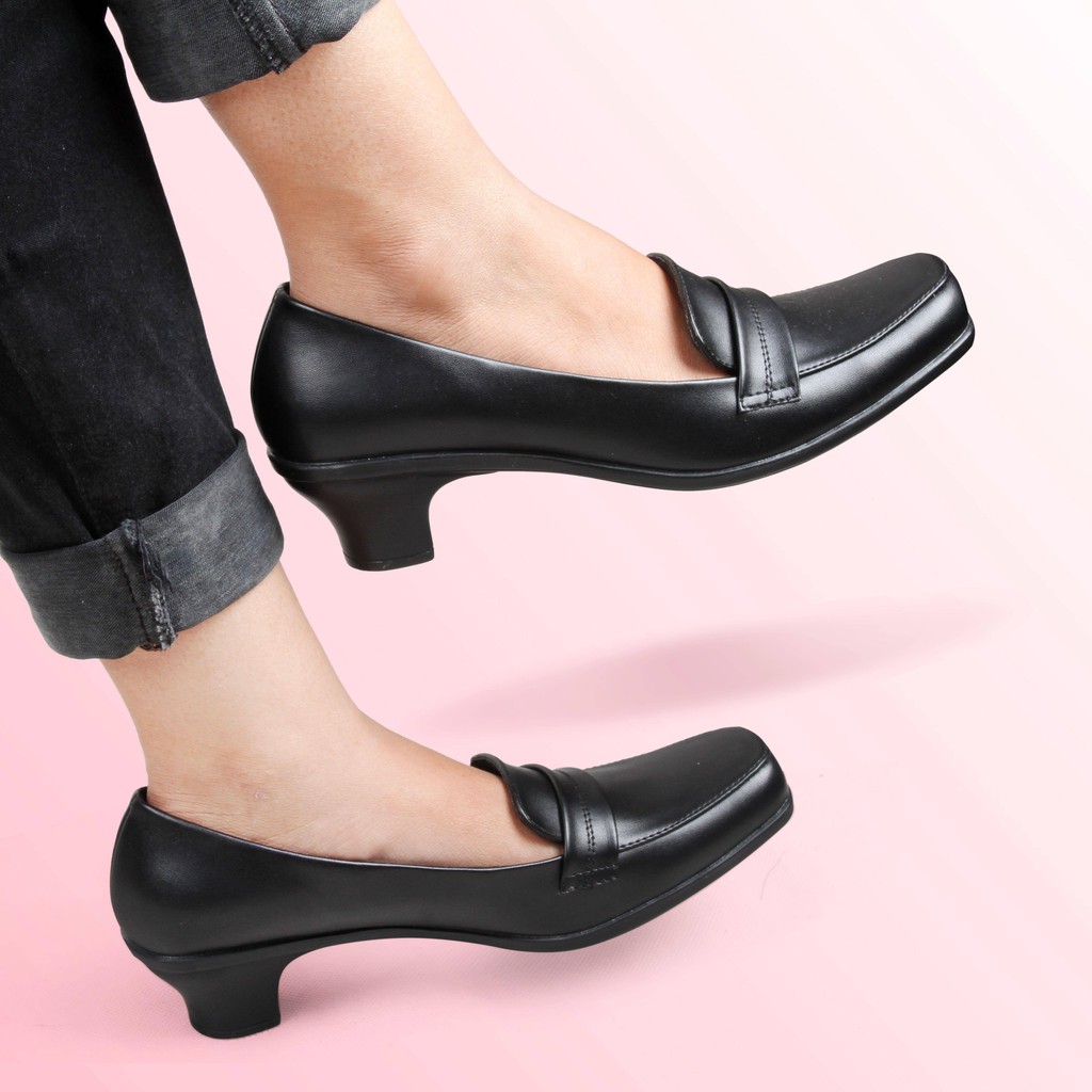 Sepatu Pantofel Wanita Kerja Tinggi 5cm Hak Tahu Hitam Sepatu Formal Nyaman Buat Kantor Dinas PNS