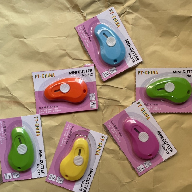 

Cutter Kecil Cutter Mini Pemotong Kertas Mini