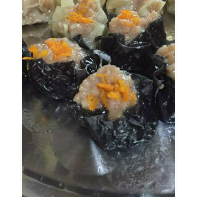 Kulit pangsit  dimsum siomay gyoza kotak hitam halal tipis pink//hijau//kuning anti lengket murah  isi /250gram/35 per pak