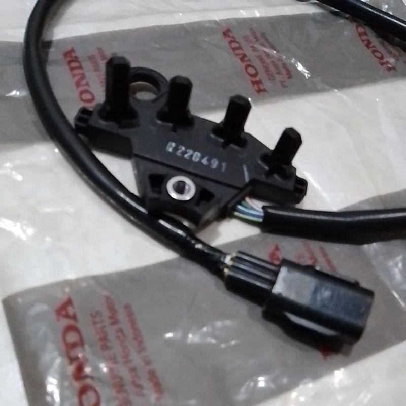 swit sensor ckp spull honda vario 150 pcx adv original