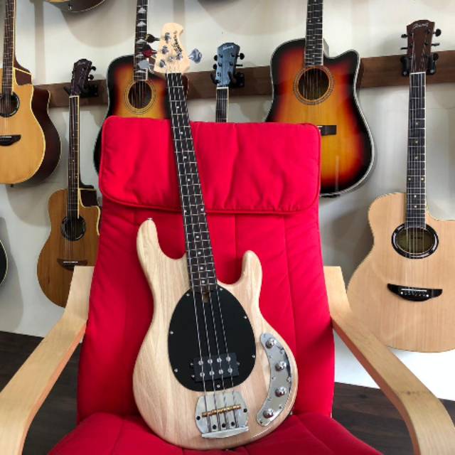 Bass Musicman Natural