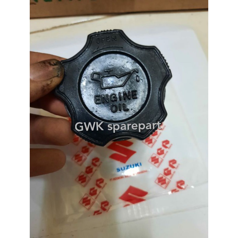 Oli cap mesin / tutup oli mesin Suzuki Karimun Estilo 4 silinder Ori