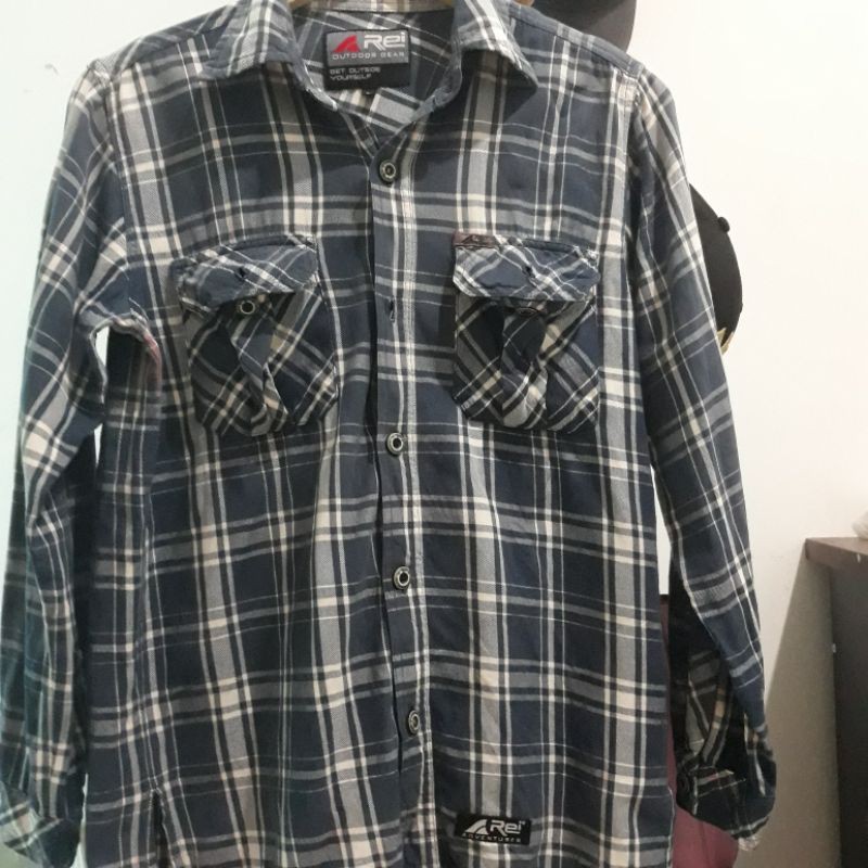 kemeja flannel  second rei outdoor