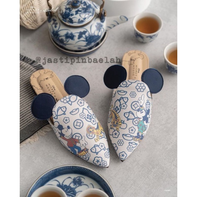 [READY] Ittaherl X Disney Mickey Minnie (Tiger CNY) : Minnie Wish Mules Cloud sz 35 37 38 39 40 41