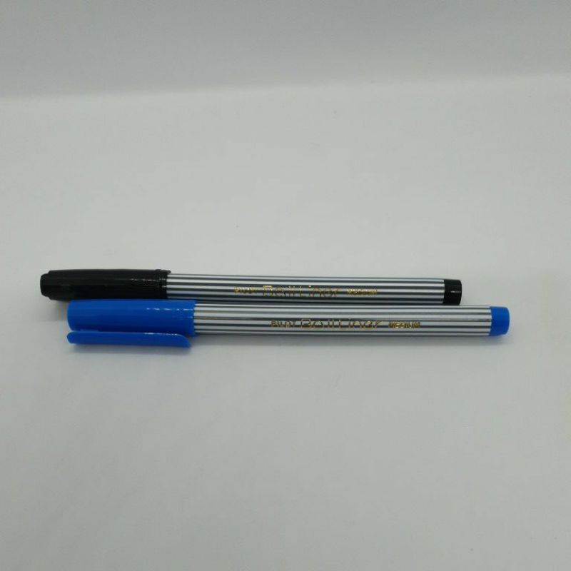

ballpoint / pulpen / pen pilot ball liner 0.8 hitam , biru
