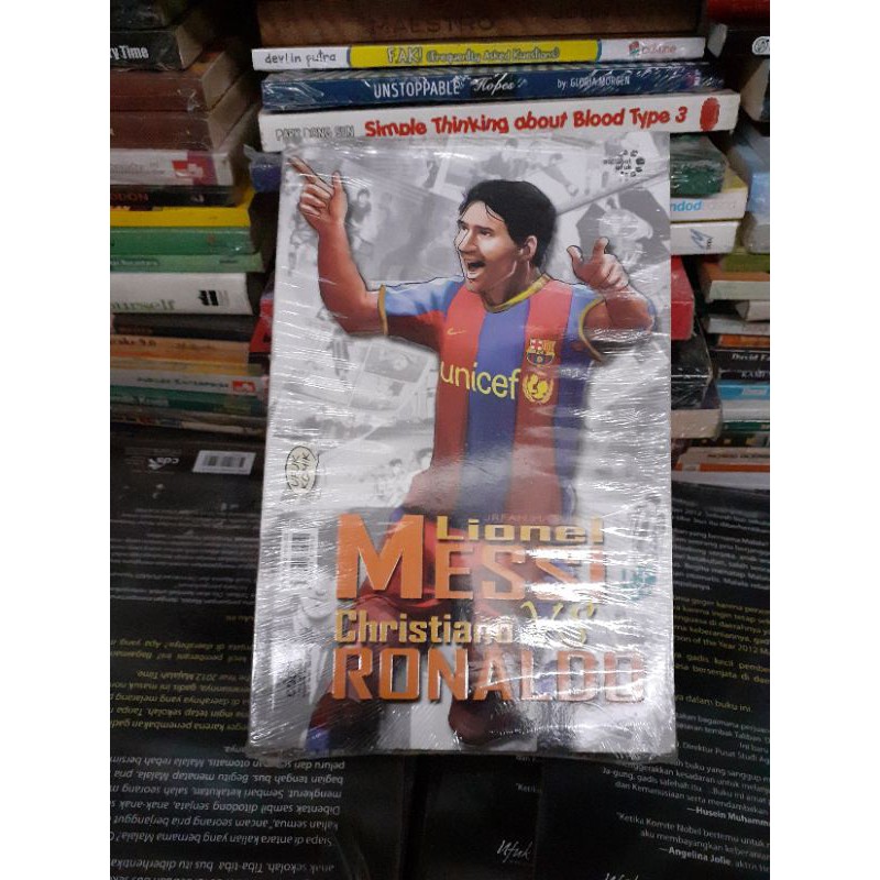 Messi vs Ronaldo.    G