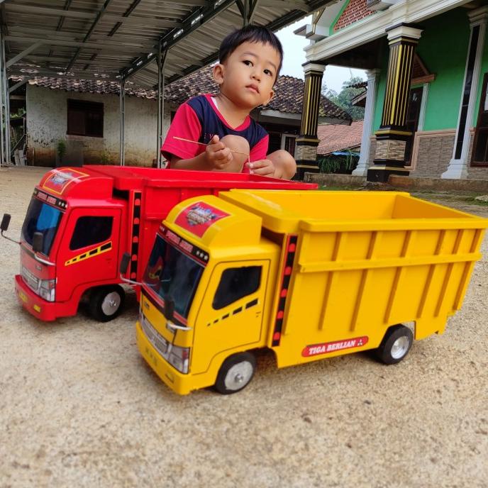 Miniatur mobil truk oleng kayu mobilan mainan anak truck oleng