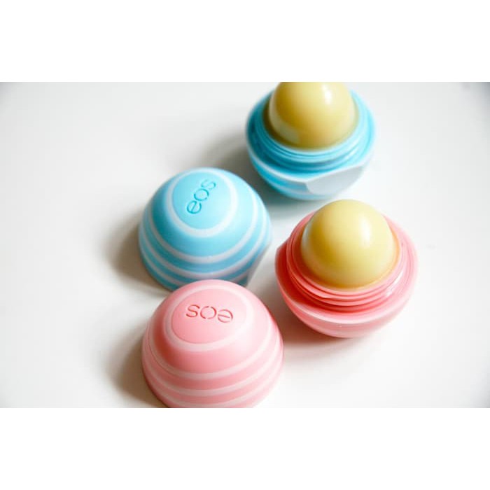 EOS LIPBALM LIP BALM EVOLUTION OF SMOOTH Bentuk Bulat Telur Bola