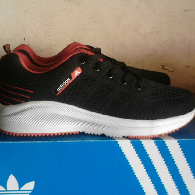 Sepatu pria adidas sport