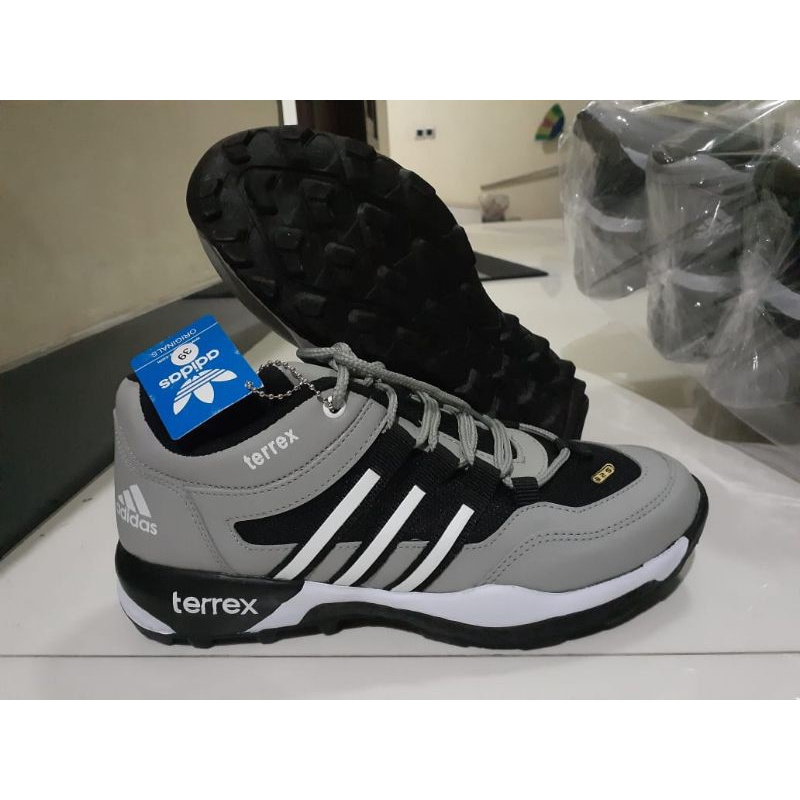 adidas trainers terrex