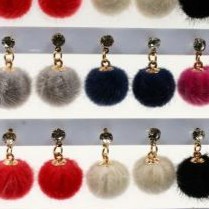 Anting Wanita Tusuk Bola Pompom Elegant