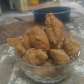 

TAHU kering segi tiga untuk Toping Baso Aci Cuanki Seblak BISA GROSIR