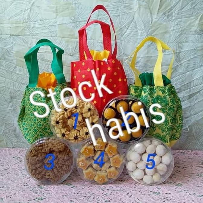 

Super Hot!! Paket 3 Toples / Parcel Lebaran / Kue Kering / Nastar / Parsel Lebaran