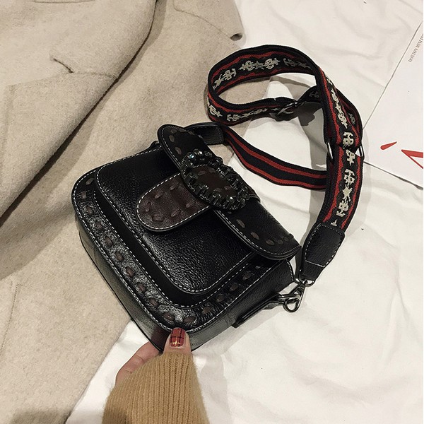 Tas Slempang wanita / Tas Fashion sling bag import remaja 2020 terbaru original 8952