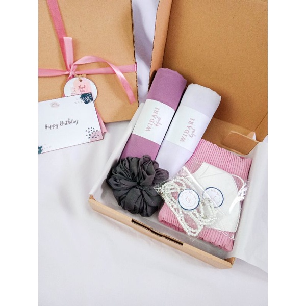 

HAMPERS HIJAB KADO ULANG TAHUN / GIFT BOX / GIFT ANNIVERSARY / GIFT GRADUATION / KADO CEWEK
