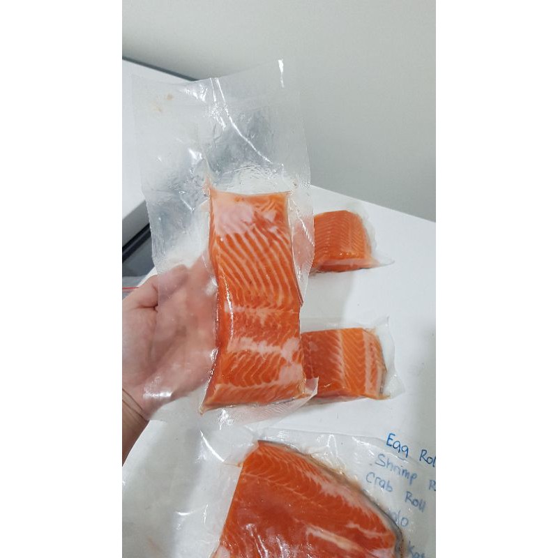 

melsfoods ikan salmon / salmon norway / salmon fillet/ fresh/shasimi grade/ norwegian trout