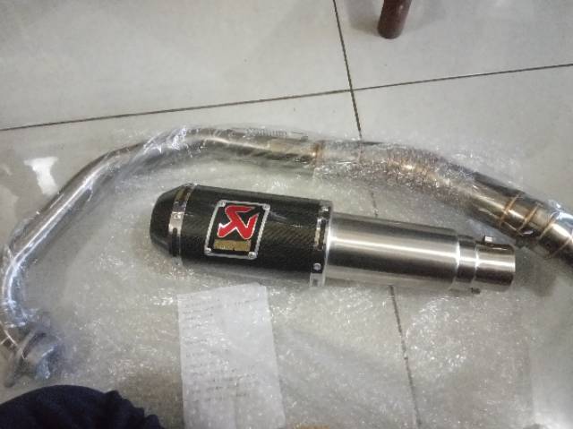 Knalpot racing akrapovic utk motor supra x, jupiter z, mx, cb150, cbr 150, vixion, r15, byson